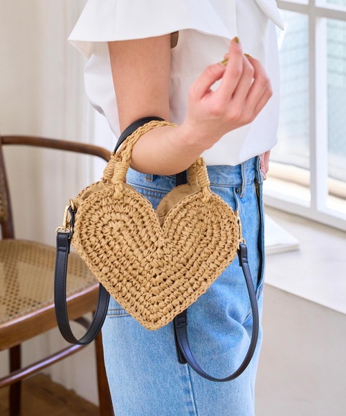 KOBE LETTUCE（コウベレタス）の「ハートデザインカゴバッグ（ハンドバッグ・レディース・アイボリー/ブラック/キャメル・F）」の7枚目の写真