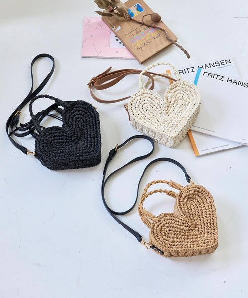 KOBE LETTUCE（コウベレタス）の「ハートデザインカゴバッグ（ハンドバッグ・レディース・アイボリー/ブラック/キャメル・F）」の9枚目の写真