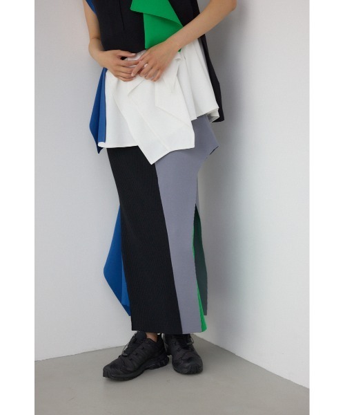 PLUS（プラス）の「【PLUS】イレギュラーヘムドレープニットスカート（スカート・レディース・グレー系その他/ブラック/ブラック系その他・FREE）」の3枚目の写真