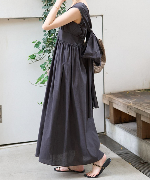 Rouge vif Anna(ルージュヴィフアンナ)の「麻混3WAYウエストリボンワンピース(ワンピース・レディース・ブルー/ブラック・フリー)」の2枚目の写真