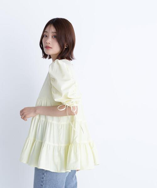 NATURAL BEAUTY BASIC(ナチュラルビューティーベーシック)の「◇ギャザースリーブティアードチュニックブラウス(シャツ/ブラウス・レディース・ブラック/ブルー/イエロー・SMALL/MEDIUM)」の3枚目の写真