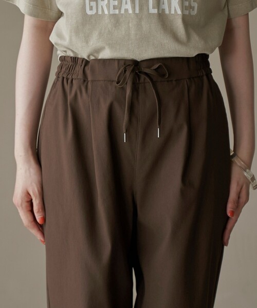 coen（コーエン）の「【定番】イージービューティーテーパードパンツ（WEB限定サイズ）（スラックス・レディース・ブラック/ダークブラウン/ベージュ/ネイビー/オリーブ/ダークグレー・S/M/L/XL）」の11枚目の写真