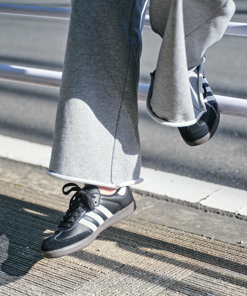 adidas（アディダス）の「adidas / アディダス SAMBA OG（スニーカー・レディース・ブラック/ブラウン・23cm/23.5cm/24cm/24.5cm/25cm）」の5枚目の写真