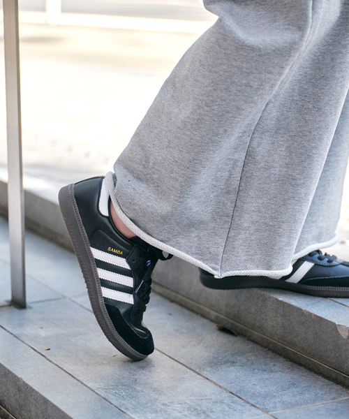 adidas（アディダス）の「adidas / アディダス SAMBA OG（スニーカー・レディース・ブラック/ブラウン・23cm/23.5cm/24cm/24.5cm/25cm）」の6枚目の写真