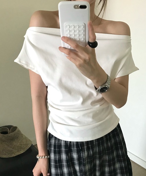 Lace Ladies(レースレディース)の「ドレープ ニュアンス オフショル 半袖 Tシャツ(Tシャツ/カットソー・レディース・ブラック/グレー/ホワイト・FREE)」の2枚目の写真