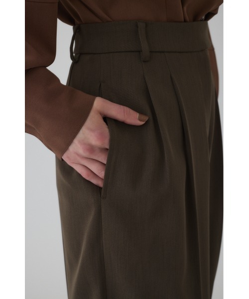 RIM.ARK（リムアーク）の「Piping pocket slacks パイピングポケットスラックス（スラックス・レディース・ホワイト/ベージュ/カーキ・38/36）」の9枚目の写真