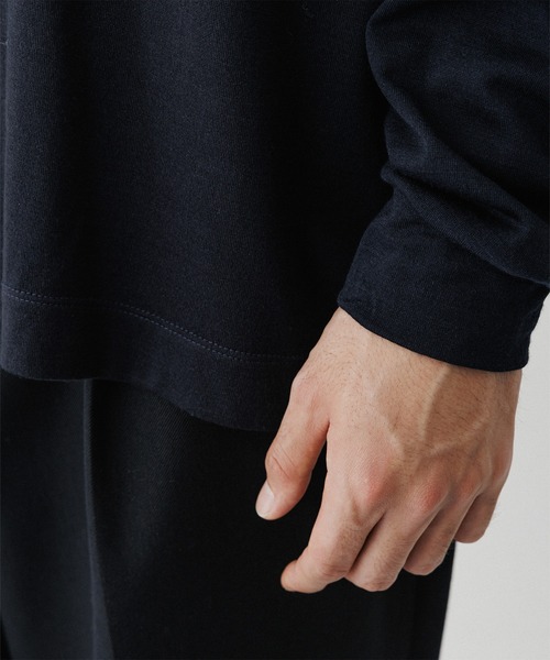 ADAM ET ROPE'(アダムエロペ)の「【NIKKE】ウール天竺 ロングスリーブ ニットTシャツ(Tシャツ/カットソー・メンズ・ネイビー/ブラック・M/L)」の9枚目の写真