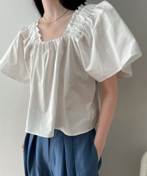フリルギャザー入りスクエアネックブラウス