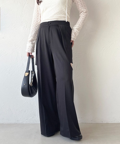apres jour(アプレジュール)の「カットアウトストレートスラックスパンツ(その他パンツ・レディース・ライトベージュ/ブラック/チャコールグレー・X-LARGE/MEDIUM)」の2枚目の写真