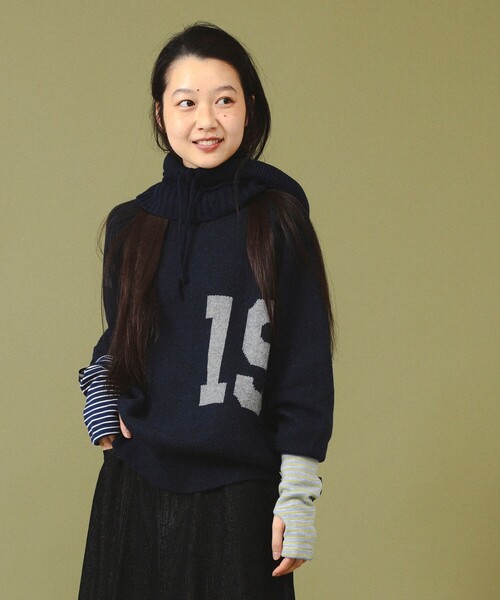 BEAMS BOY（ビームスボーイ）の「ビッグ ロゴ クルーネック ニット（ニット/セーター・レディース・グレー/ネイビー・ONE SIZE）」の8枚目の写真