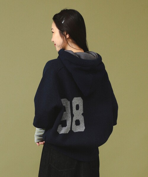 BEAMS BOY（ビームスボーイ）の「ビッグ ロゴ クルーネック ニット（ニット/セーター・レディース・グレー/ネイビー・ONE SIZE）」の11枚目の写真