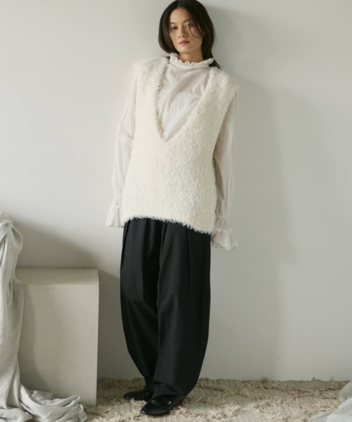 Libra Cue（リブラ キュー）の「Vネックニットジレ（ベスト・レディース・アイボリー・FREE）」の14枚目の写真