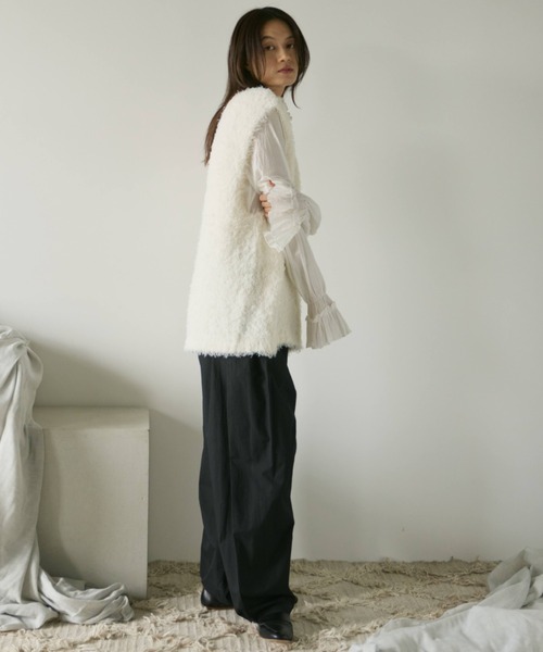 Libra Cue（リブラ キュー）の「Vネックニットジレ（ベスト・レディース・アイボリー・FREE）」の13枚目の写真