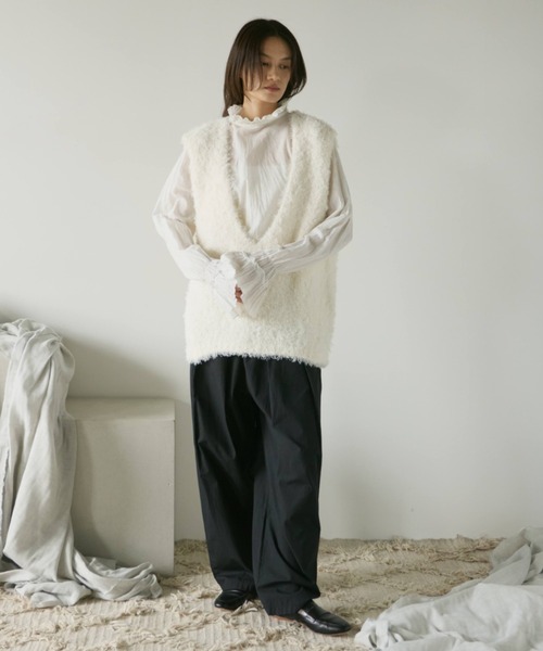 Libra Cue（リブラ キュー）の「Vネックニットジレ（ベスト・レディース・アイボリー・FREE）」の12枚目の写真