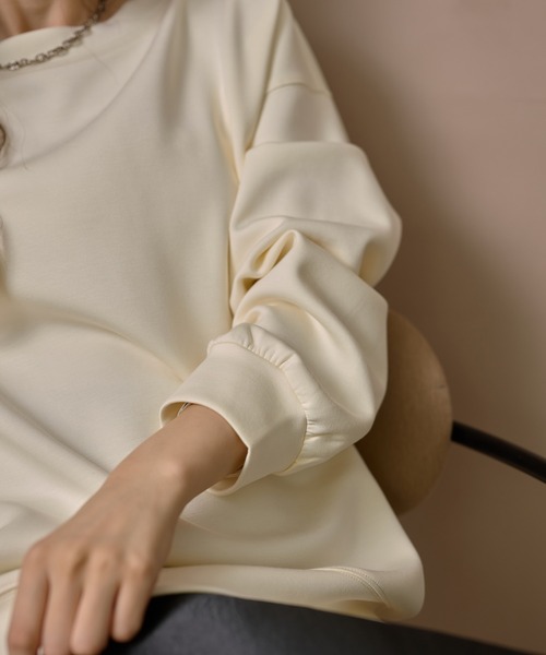 LAULEN(ローレン)の「oversize sweat pullover /クルーネックオーバーサイズスウェット長袖プルオーバー(スウェット・レディース・アイボリー/ブラック・FREE)」の5枚目の写真