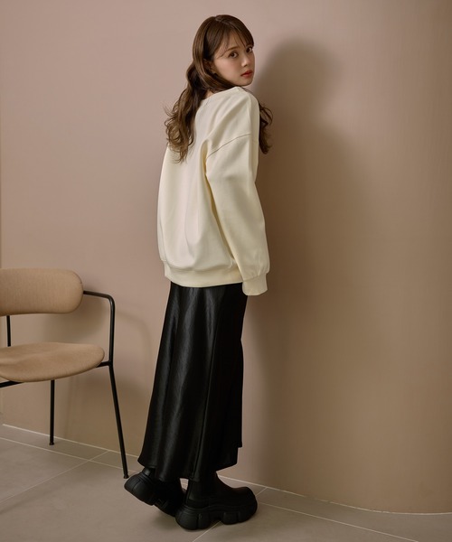 LAULEN(ローレン)の「oversize sweat pullover /クルーネックオーバーサイズスウェット長袖プルオーバー(スウェット・レディース・アイボリー/ブラック・FREE)」の13枚目の写真