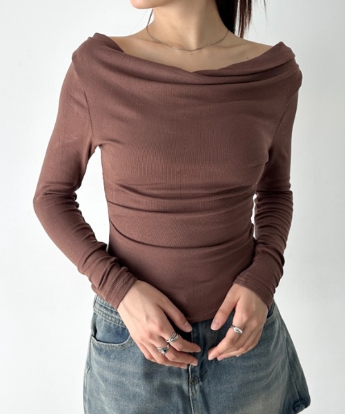 Bamm(バム)の「カウルネックドレープコンパクトトップス(Tシャツ/カットソー・レディース・ベージュ/ホワイト/ブラウン/ブラック/グレー・FREE)」の1枚目の写真