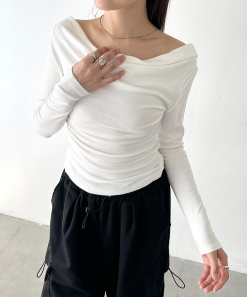 Bamm(バム)の「カウルネックドレープコンパクトトップス(Tシャツ/カットソー・レディース・ベージュ/ホワイト/ブラウン/ブラック/グレー・FREE)」の6枚目の写真