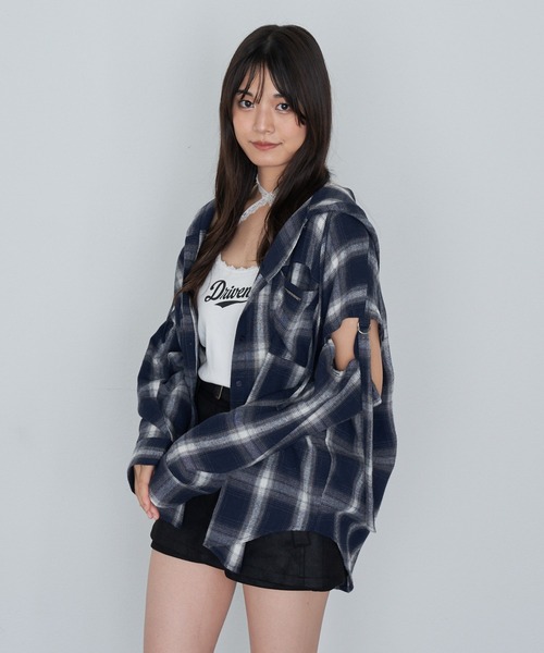 RAY CASSIN（レイカズン）の「袖スリットフードチェックシャツ（シャツ/ブラウス・レディース・ブラウン/ブラック/ブルー/カーキ・FREE）」の20枚目の写真