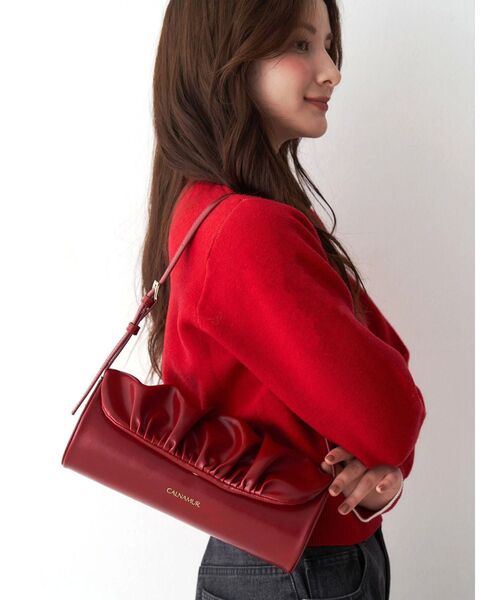 CALNAMUR（カルナムール）の「ギャザーデザイン筒形バック（ハンドバッグ・レディース・ライトイエロー/レッド・FREE）」の11枚目の写真