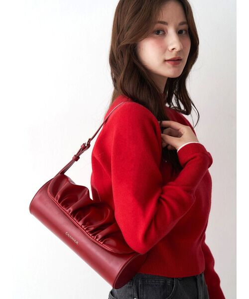 CALNAMUR（カルナムール）の「ギャザーデザイン筒形バック（ハンドバッグ・レディース・ライトイエロー/レッド・FREE）」の13枚目の写真