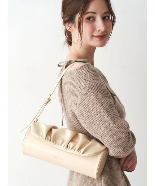 CALNAMUR（カルナムール）の「ギャザーデザイン筒形バック（ハンドバッグ・レディース・ライトイエロー/レッド・FREE）」の14枚目の写真