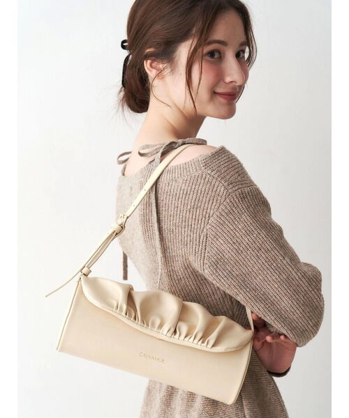 CALNAMUR（カルナムール）の「ギャザーデザイン筒形バック（ハンドバッグ・レディース・ライトイエロー/レッド・FREE）」の16枚目の写真