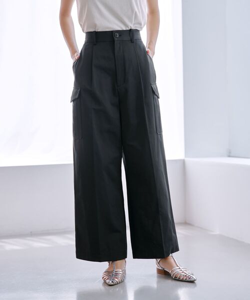 COHINA(コヒナ)の「ワイドストレートカーゴパンツ 【低身長・小柄女性】(カーゴパンツ・レディース・ネイビー/ホワイト/グリーン・XS-Short/S-Short/XS-Regular/S-Regular)」の3枚目の写真