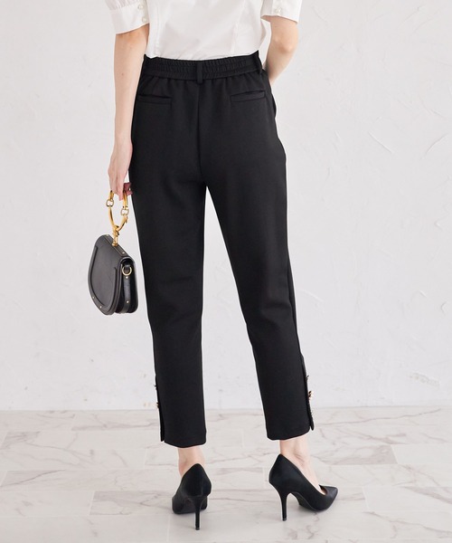 tocco closet(トッコ クローゼット)の「多種ビジュー飾り釦付きダンボールテーパードパンツ(その他パンツ・レディース・ブラック/ベージュ・M)」の8枚目の写真