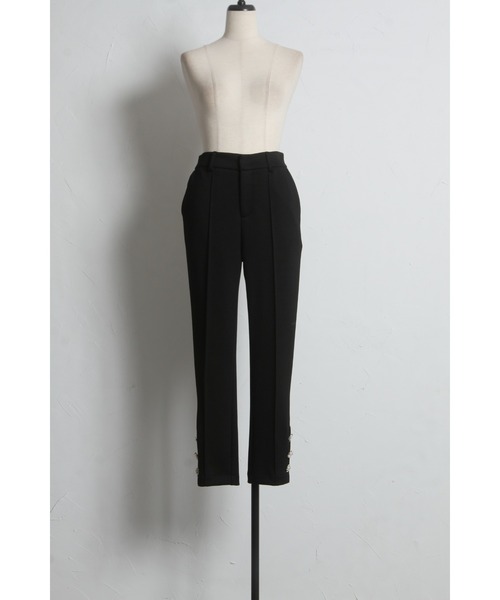tocco closet(トッコ クローゼット)の「多種ビジュー飾り釦付きダンボールテーパードパンツ(その他パンツ・レディース・ブラック/ベージュ・M)」の16枚目の写真