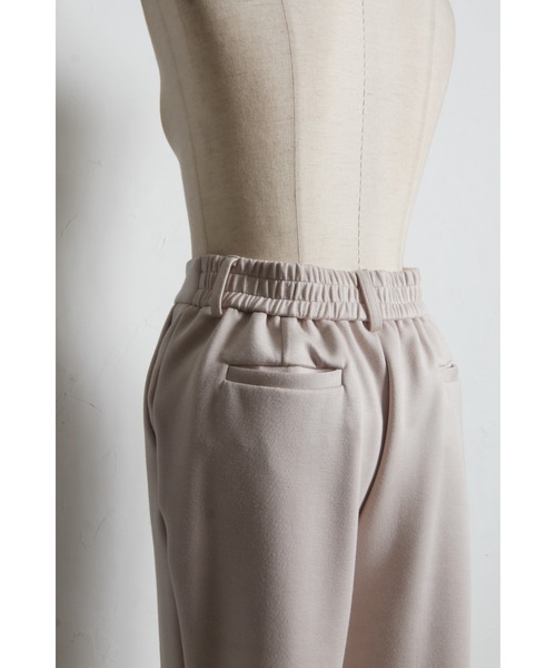tocco closet(トッコ クローゼット)の「多種ビジュー飾り釦付きダンボールテーパードパンツ(その他パンツ・レディース・ブラック/ベージュ・M)」の20枚目の写真