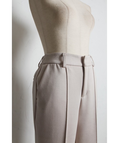 tocco closet(トッコ クローゼット)の「多種ビジュー飾り釦付きダンボールテーパードパンツ(その他パンツ・レディース・ブラック/ベージュ・M)」の22枚目の写真