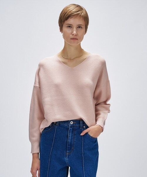 cloenc（クロエンス）の「【手洗い可】Vネックラメガターニット（ニット/セーター・レディース・ブラック系3/ブラウン系その他4/ライトグレー系3/ベージュ系3/ベージュ系その他7/ピンク系4・02/00）」の6枚目の写真