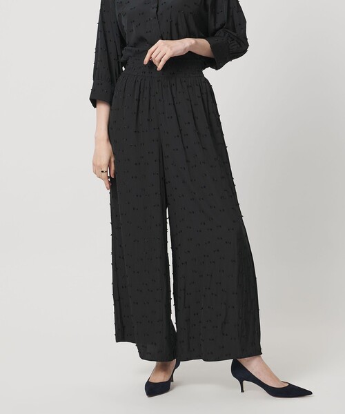 UNITED ARROWS(ユナイテッドアローズ)の「ドットカットジャガード イージー ワイド パンツ ‐ウォッシャブル‐(その他パンツ・レディース・ブラック/ネイビー・38/36)」の5枚目の写真