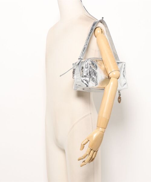 marco masi（マルコマージ）の「ワンショルダーバッグ《MARCO MASI》（ショルダーバッグ・レディース・シルバー・フリー）」の5枚目の写真