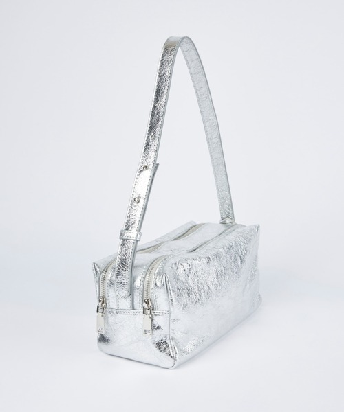 marco masi（マルコマージ）の「ワンショルダーバッグ《MARCO MASI》（ショルダーバッグ・レディース・シルバー・フリー）」の2枚目の写真