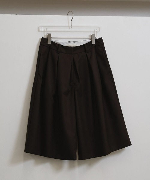 TODAYFUL(トゥデイフル)の「【TODAYFUL/トゥデイフル】Twill Bermuda Pants/ツイルバミューダパンツ(その他パンツ・レディース・ブラック/ダークブラウン系・36/38)」の5枚目の写真