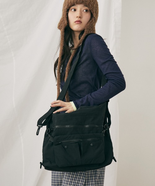 MERLOT(メルロー)の「ユーティリティマルチウェイバッグ(ショルダーバッグ・レディース・ホワイト/ブラック・FREE)」の11枚目の写真