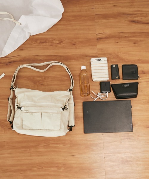 MERLOT(メルロー)の「ユーティリティマルチウェイバッグ(ショルダーバッグ・レディース・ホワイト/ブラック・FREE)」の3枚目の写真