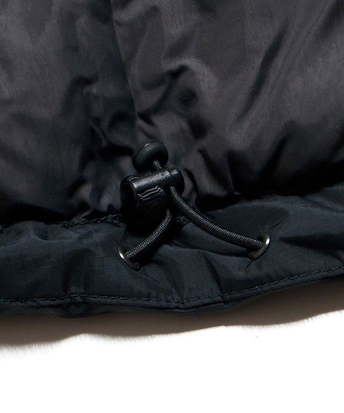 NANGA(ナンガ)の「NANGA-オーロラテックス スタンドカラー ダウンベスト(ダウンベスト・メンズ・グレー/ブラック・M/L/XL)」の3枚目の写真