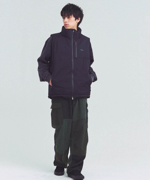 NANGA(ナンガ)の「NANGA-オーロラテックス スタンドカラー ダウンベスト(ダウンベスト・メンズ・グレー/ブラック・M/L/XL)」の22枚目の写真