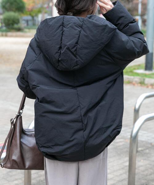 ITEMS URBANRESEARCH（アイテムズ アーバンリサーチ）の「GREENDOWNコクーンフードジャケット（ダウンジャケット/コート・レディース・ホワイト系その他/ブラック・FREE）」の14枚目の写真