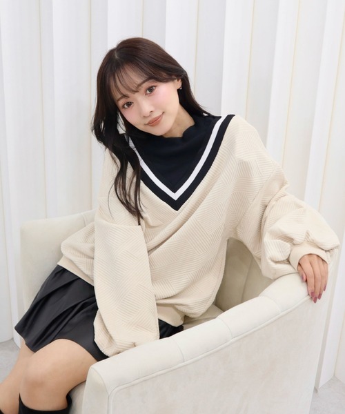 CECIL McBEE（セシルマクビー）の「ふくれジャガードフェイクレイヤードトップス（Tシャツ/カットソー・レディース・ライトベージュ/ベージュ/グレイッシュベージュ・MEDIUM/LARGE）」の6枚目の写真