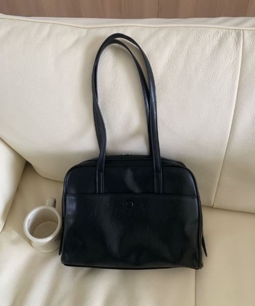 yuue' ( wear )（ユーイ）の「フロントポケットスクエアボストンバッグ/通勤通学/A4サイズ対応（ショルダーバッグ・レディース・ブラック/ダークブラウン・FREE）」の13枚目の写真