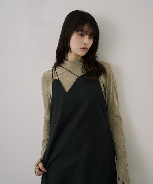 UNITED TOKYO(ユナイテッドトウキョウ)の「フィブリルアシメキャミワンピース|ウォッシャブル/セットアップ/オフィスカジュアル/オケージョン/ストレッチ/春服(ワンピース・レディース・グレー/ブラック・1/2)」の10枚目の写真