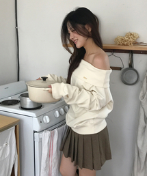 ボールドオフショルダースウェットシャツ (クリーム)