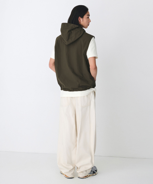 MUSINSA STANDARD（ムシンサスタンダード）の「リネンライクセミバルーンデニムパンツ[クリーム]（デニムパンツ・メンズ・その他・40/38/27/28/29/42/32/30/31/33/26）」の4枚目の写真