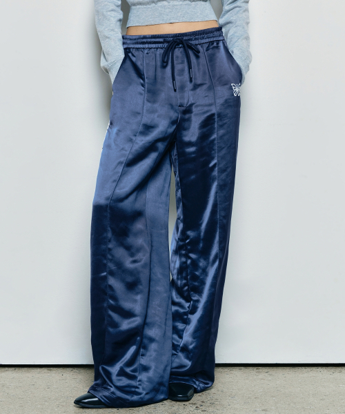 NICK&NICOLE(ニックアンドニコール)の「DOT DOUBLE LINE SATIN PANTS_NAVY(スウェットパンツ・レディース・その他・FREE)」の1枚目の写真