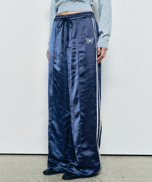 NICK&NICOLE（ニックアンドニコール）の「DOT DOUBLE LINE SATIN PANTS_NAVY（スウェットパンツ・レディース・その他・FREE）」の2枚目の写真
