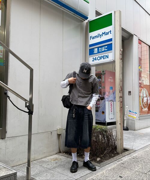 TOFFEE(トフィー)の「ウォッシュドバミューダデニムパンツ(DEEP BLUE BLACK)(その他パンツ・メンズ・その他・SMALL/MEDIUM/LARGE/X-LARGE)」の9枚目の写真